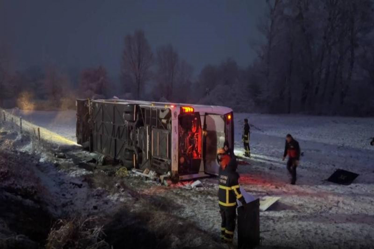 В Турции перевернулся автобус, 6 человек погибли, 33 пострадали-ОБНОВЛЕНО 