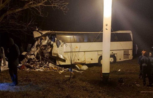 В России при столкновении автобуса с грузовиком погибли 5, пострадали 8 человек -ОБНОВЛЕНО 