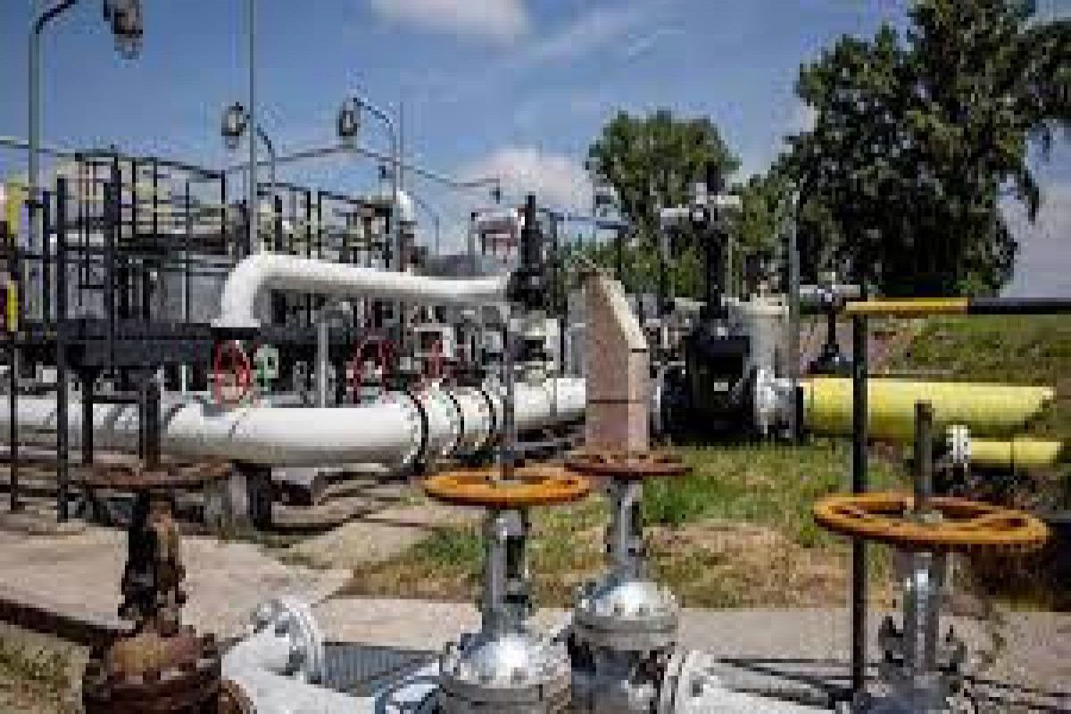 Венгрия попросила Украину продолжить транзит российской нефти в Европу