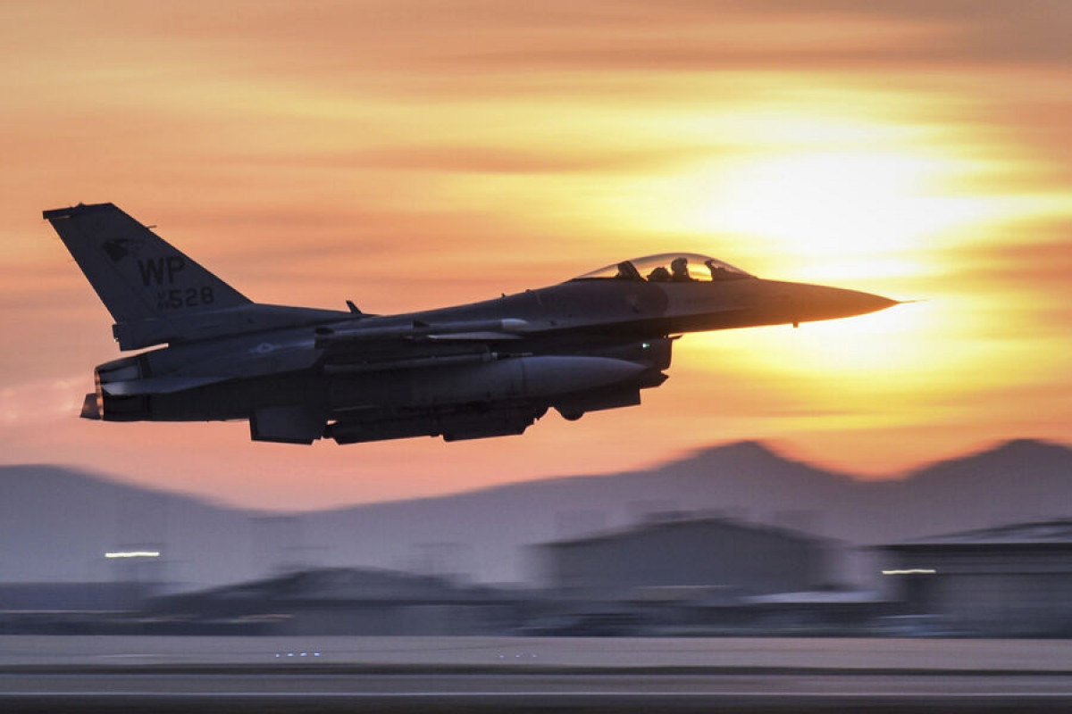 В Южной Корее потерпел крушение американский истребитель F-16