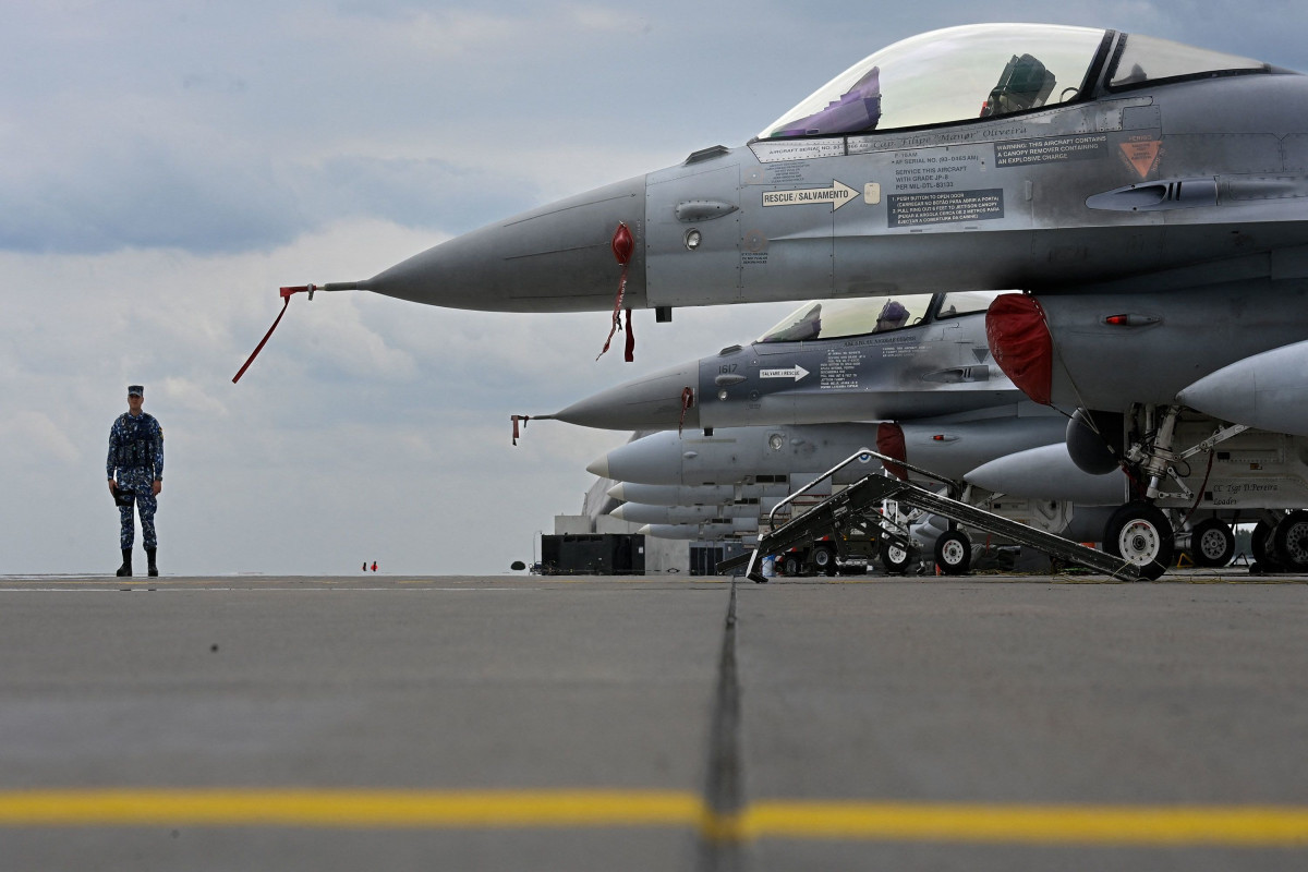 Правительство Нидерландов одобрило отправку истребителей F-16 в Украину