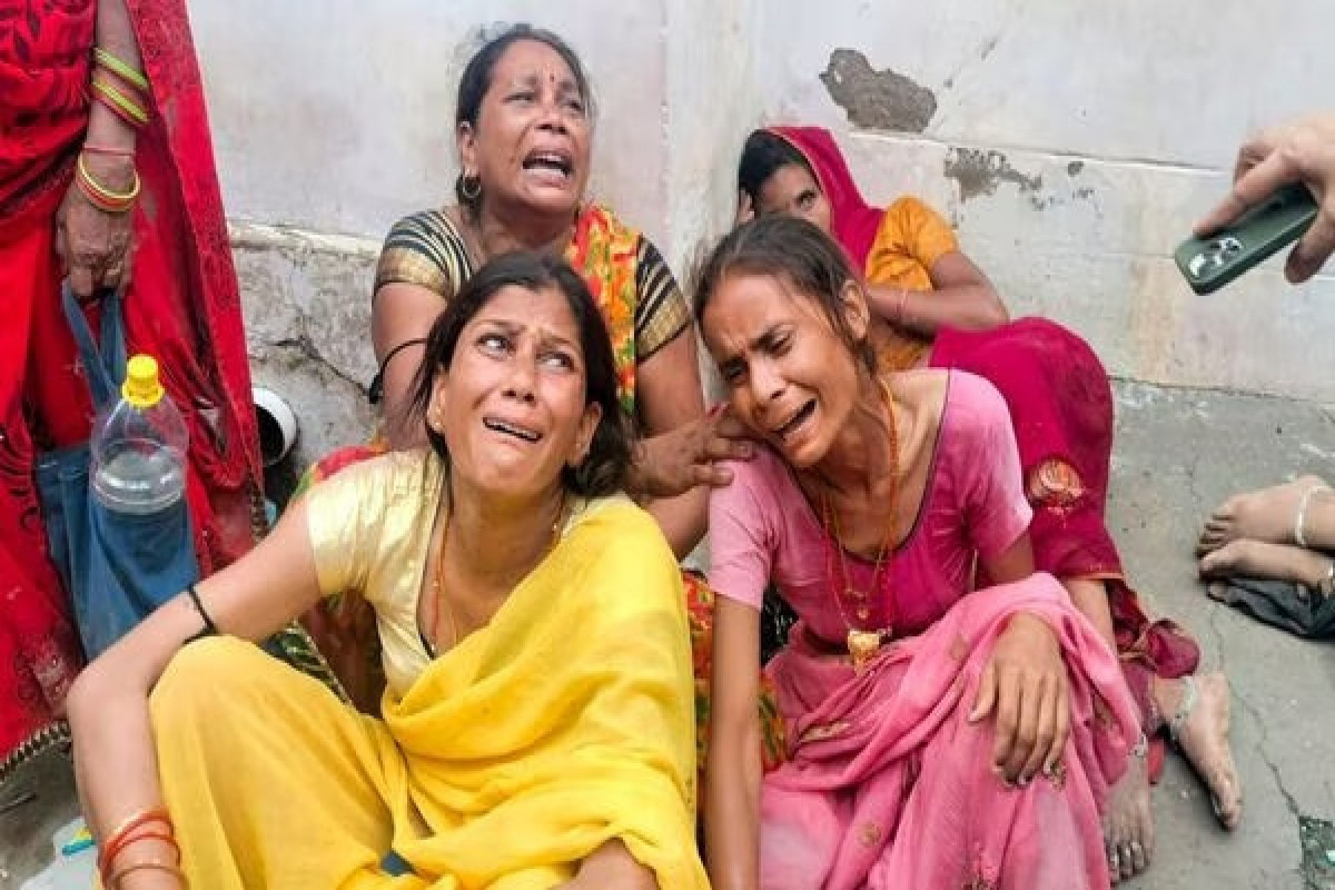 При давке на религиозной церемонии в Индии погибли 107 человек