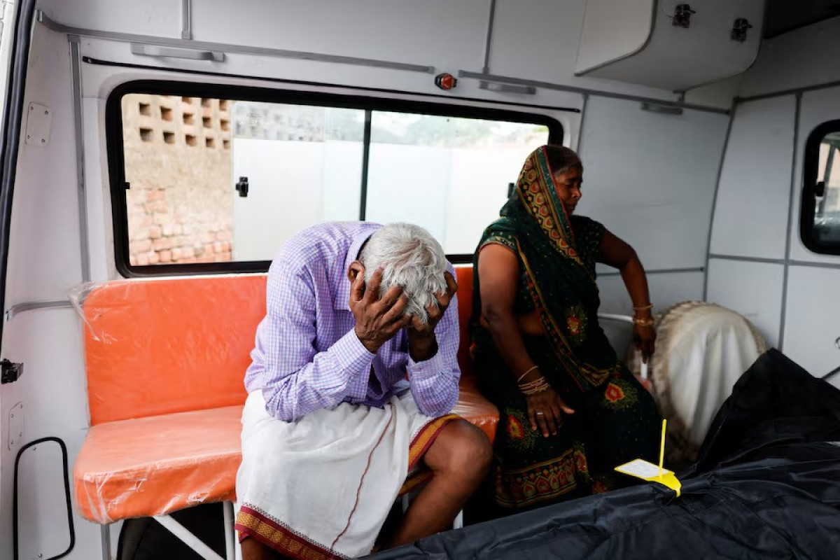 Число погибших при давке на религиозной церемонии в Индии возросло до 121 человек