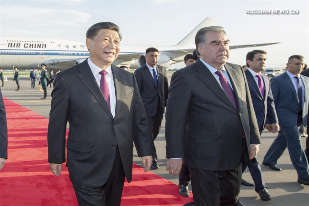Си Цзиньпин прибыл в Душанбе с официальным визитом