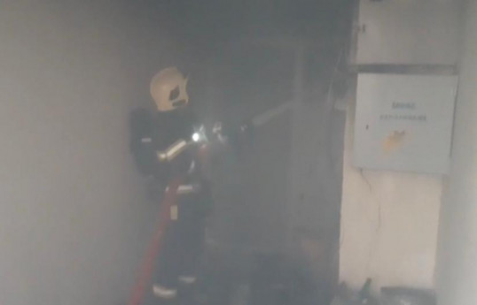 Пожар в жилом доме в Баку потушен