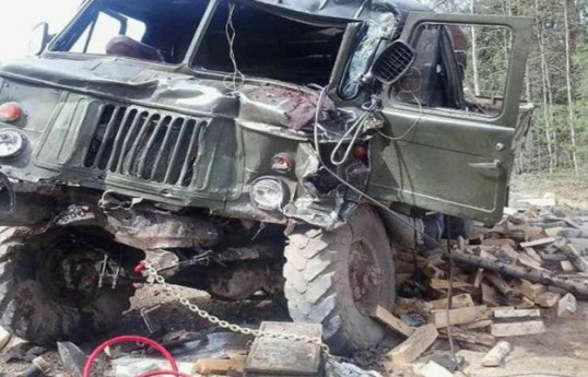 В Армении попал в аварию автомобиль с военными, есть погибшие
