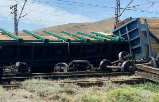 В Сиязани поезд сошел с рельсов, груз опрокинулся-ФОТО -ОБНОВЛЕНО 