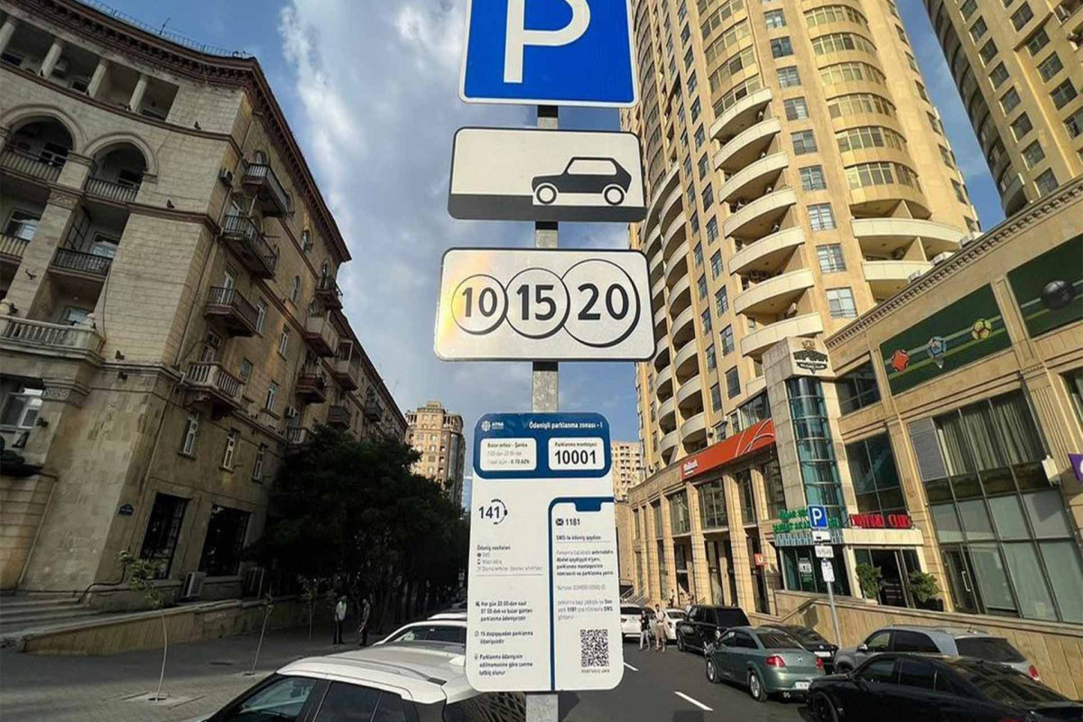Замминистра: В Баку созданы парковочные зоны примерно для 19 тысяч автомобилей