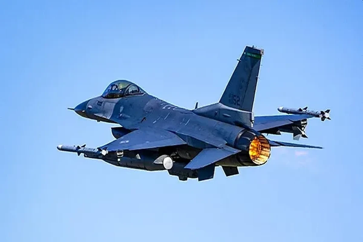 СМИ: Польша не передаст Украине свои F-16