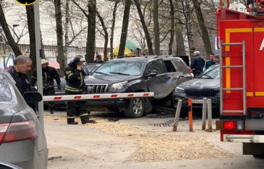В Москве взорвался автомобиль высокопоставленного офицера, у офицера оторвало ступни, жена ранена - ОБНОВЛЕНО-1  -МОМЕНТ ВЗРЫВА 
