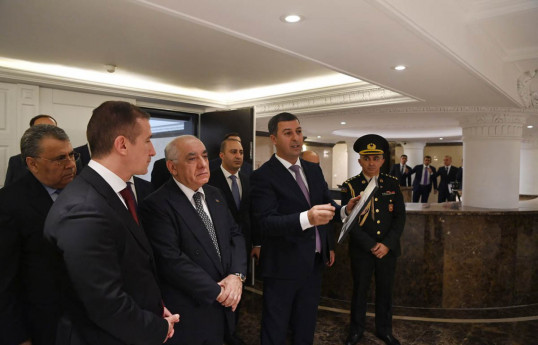 Премьер-министр Али Асадов в посольстве Азербайджана в Иране