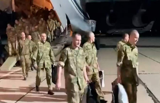 Борт с освобожденными из плена военными ВС РФ приземлился в России-ВИДЕО 