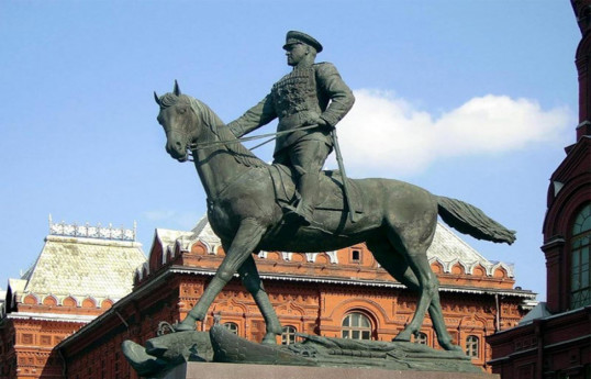 Памятник маршалу Георгию Жукову