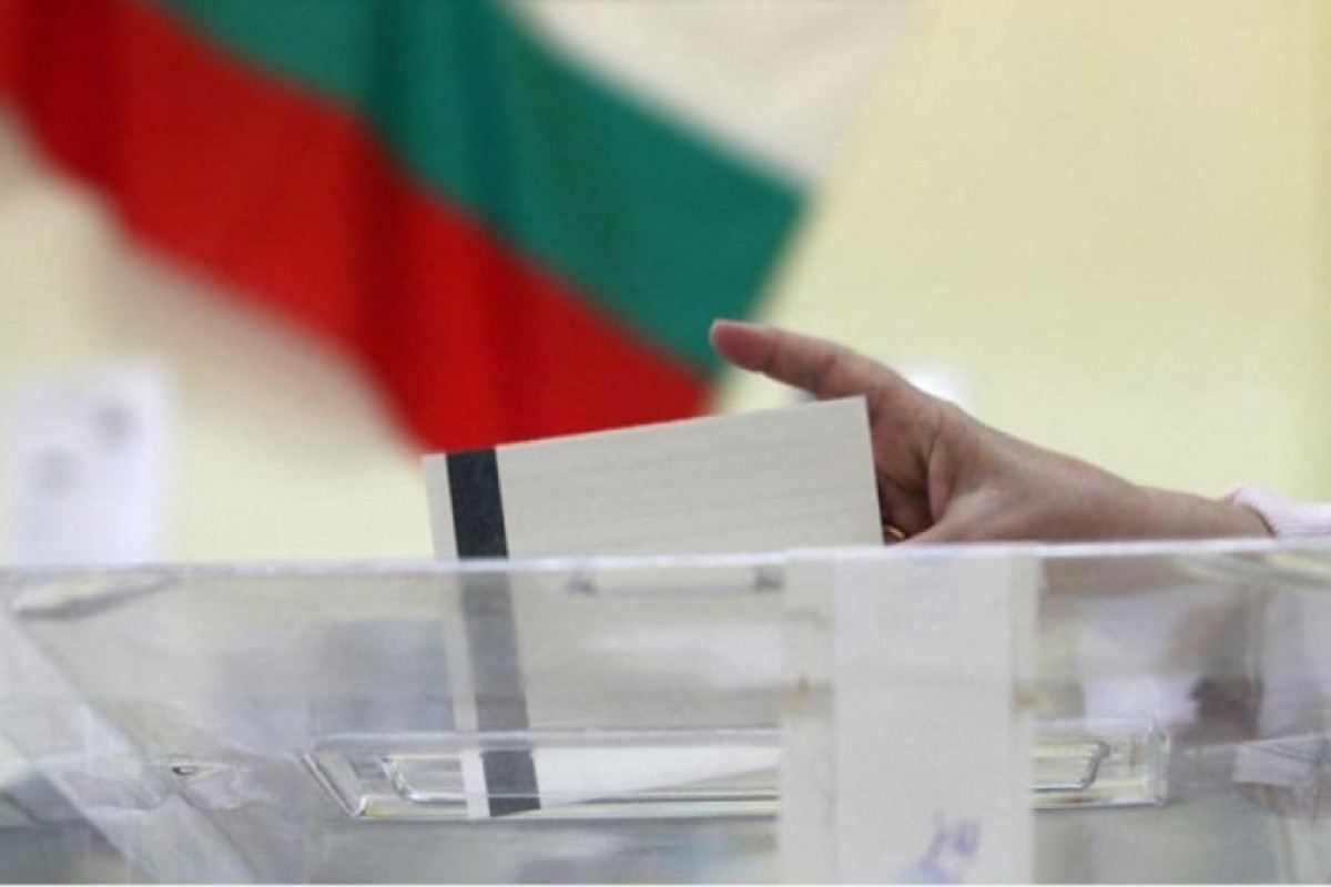 В Болгарии проходят досрочные выборы в парламент и Европарламент
