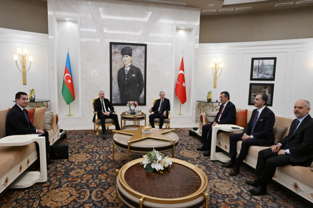 Президенты Азербайджана и Турции встретились в аэропорту в Анкаре