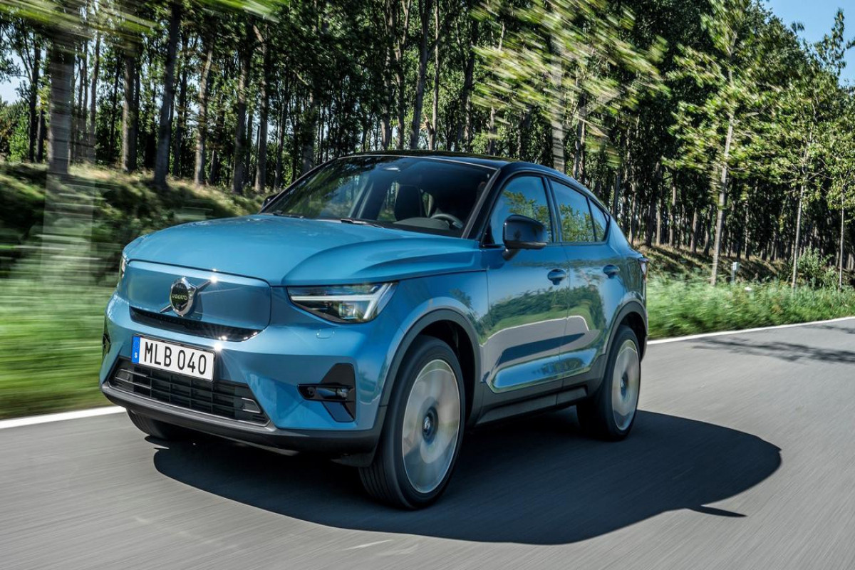 Volvo отзывает более 70 тыс. электромобилей