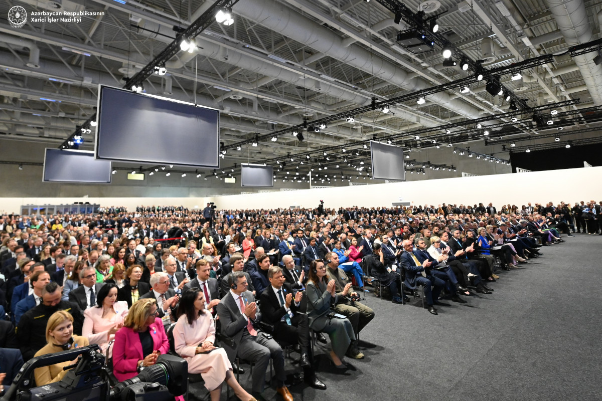 Глава МИД Азербайджана выступил в Берлине на конференции по восстановлению Украины