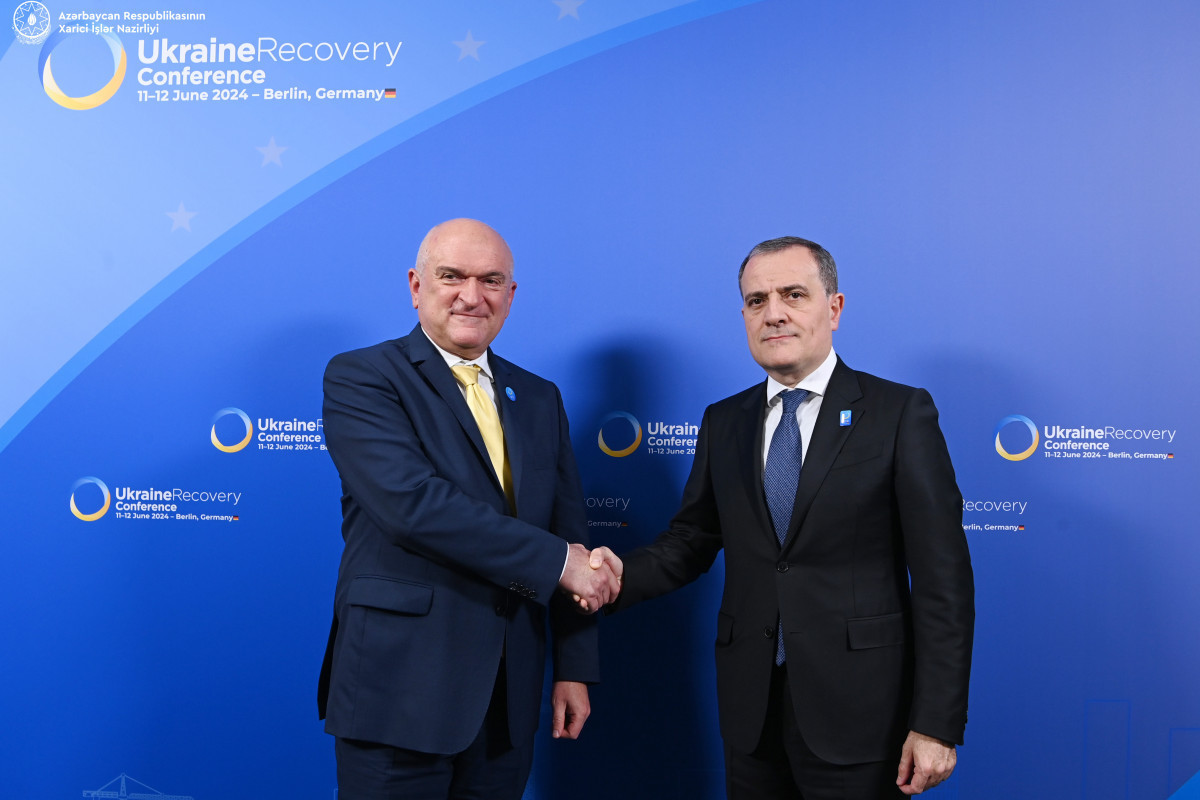 Джейхун Байрамов встретился с министром иностранных дел Болгарии