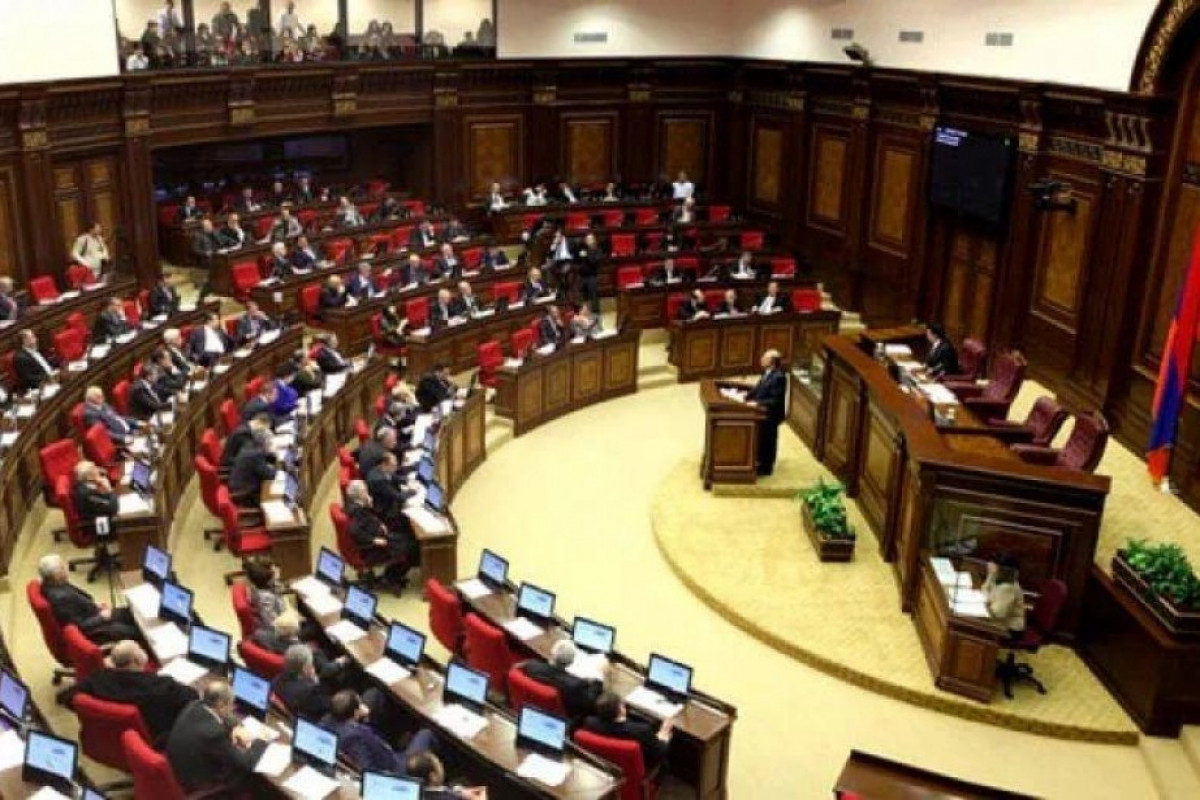 В парламенте Армении произошла драка между депутатами -ВИДЕО 