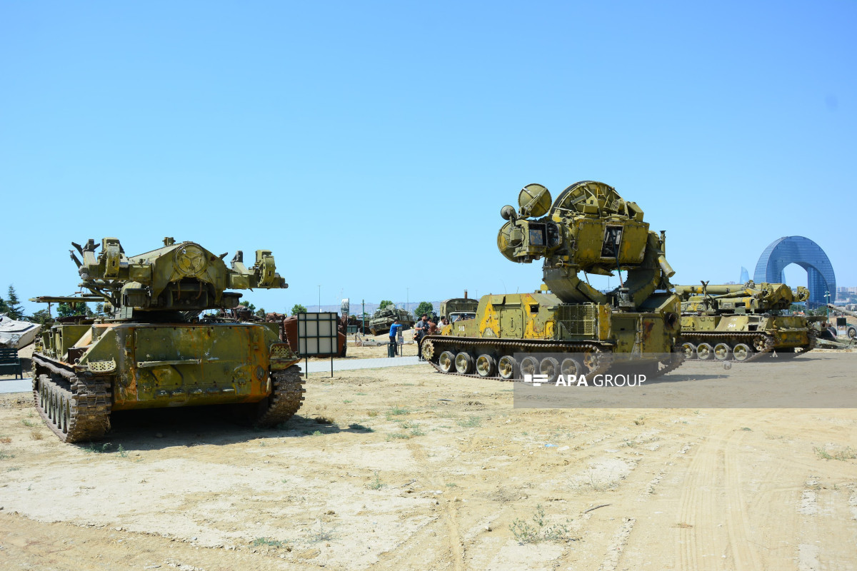 Обнаруженные в Ходжалы станция наведения ракет и пусковые установки демонстрируются в «Парке военных трофеев»