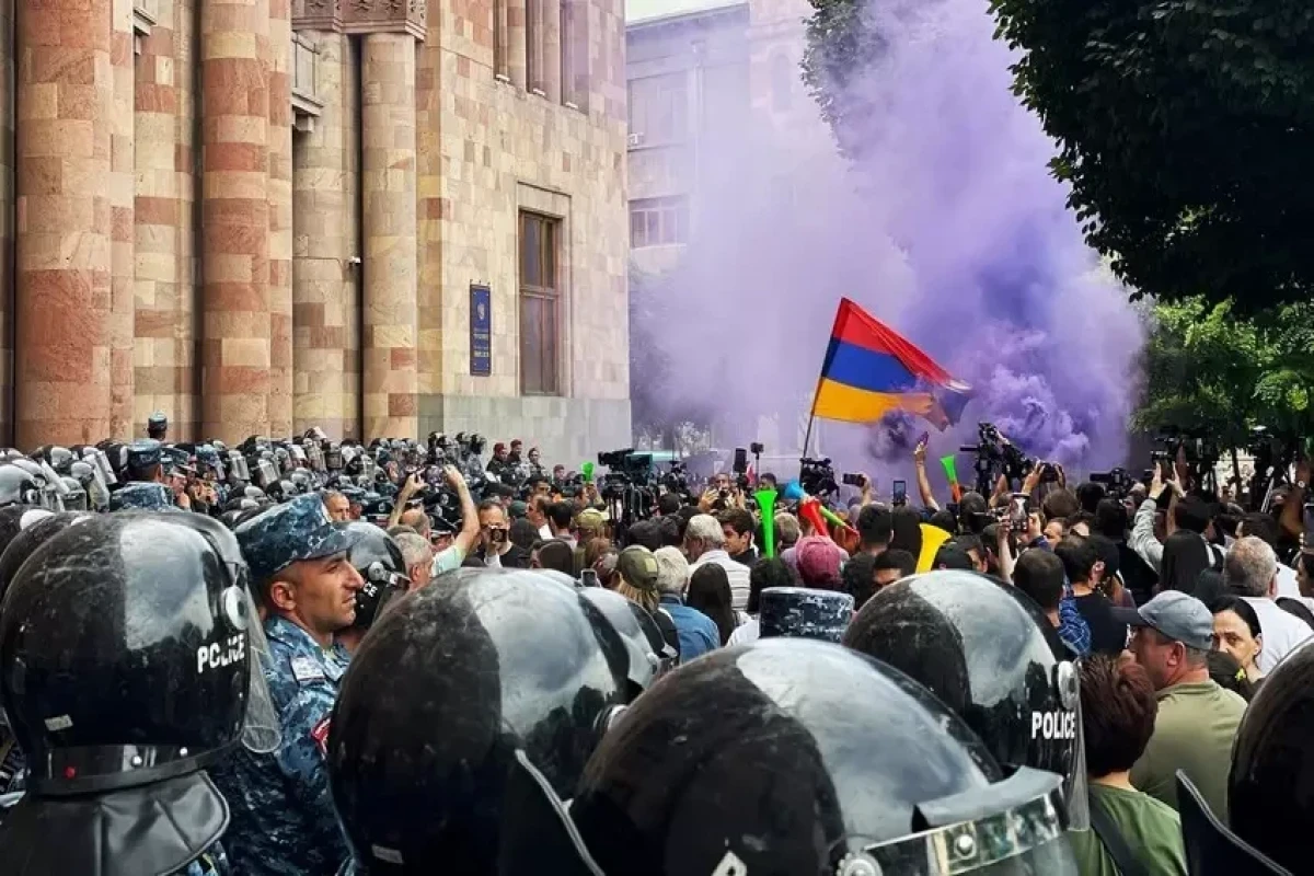 В Армении начались массовые аресты -ОБНОВЛЕНО-1 
