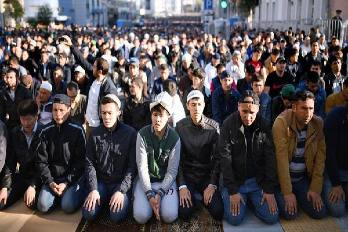 В праздничном намазе в московских мечетях приняли участие около 200 тысяч мусульман