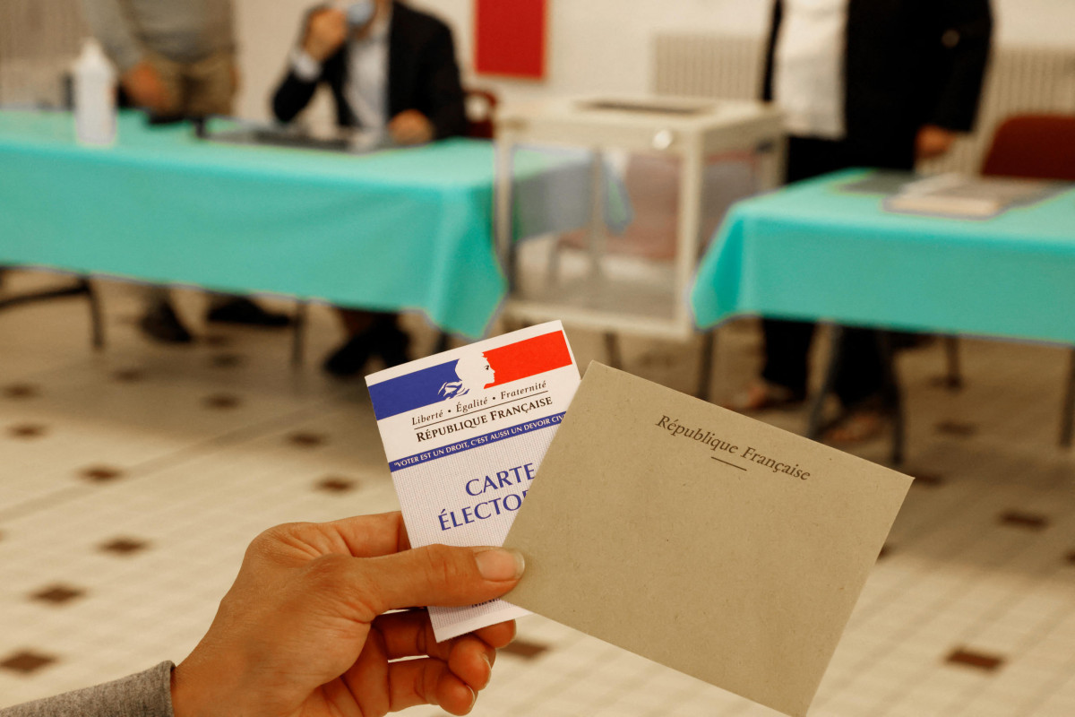 Во Франции началась агитация в связи с  парламентскими выборами