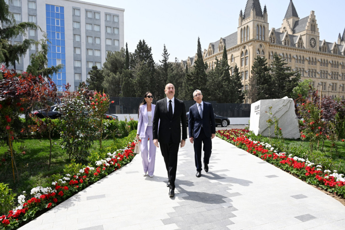 Президент и первая леди приняли участие в открытии нового здания Института ботаники