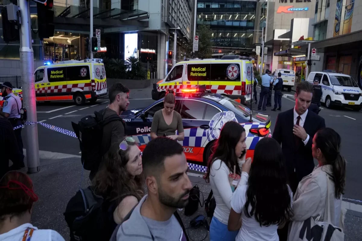 В Сиднее при нападении мужчины с ножом пострадали три сотрудника больницы