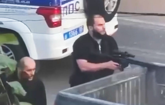 В Дагестане в результате терактов погибли священник РПЦ и сотрудники полиции