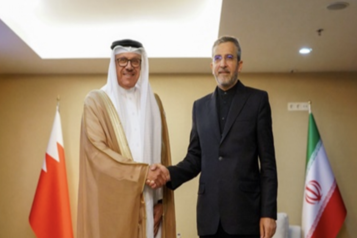 Главы внешнеполитических ведомств Бахрейна и Ирана