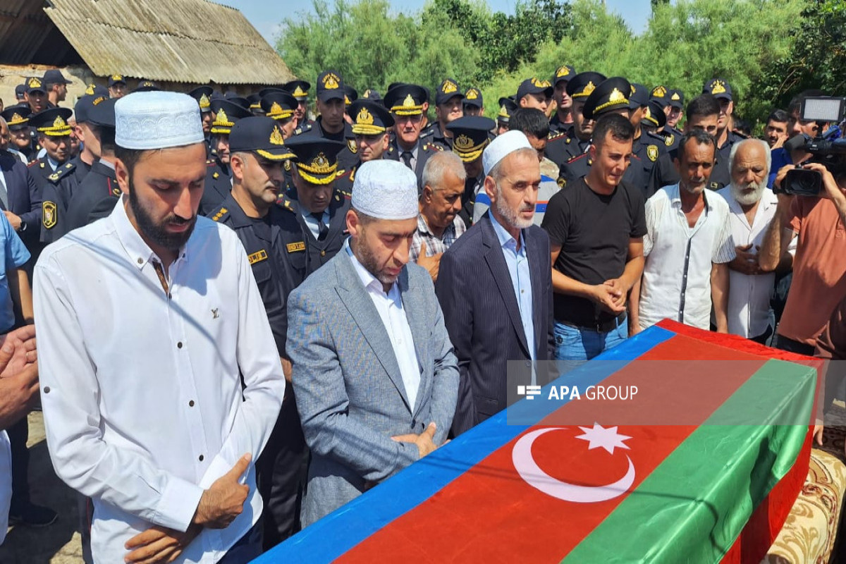Похолроны сотрудника полиции Мирали Гейдарова в Кюрдамире