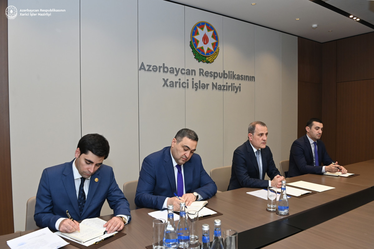 Глава МИД Азербайджана принял нового посла Кыргызской Республики Максата Мамытканова