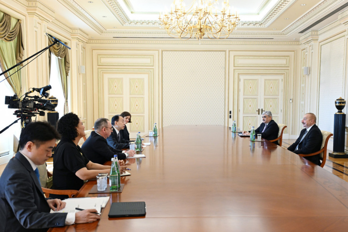 Президент Азербайджана принял главу Азиатского банка развития