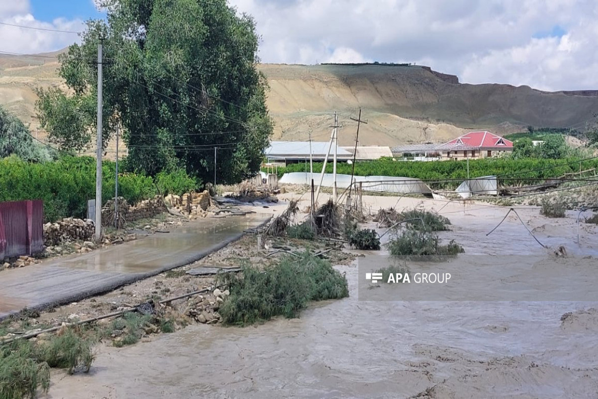В Азербайджане река вышла из берегов, затоплены частные хозяйства - ФОТО 