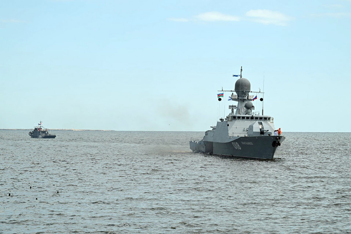 Российские корабли нанесли дружественный визит в Баку