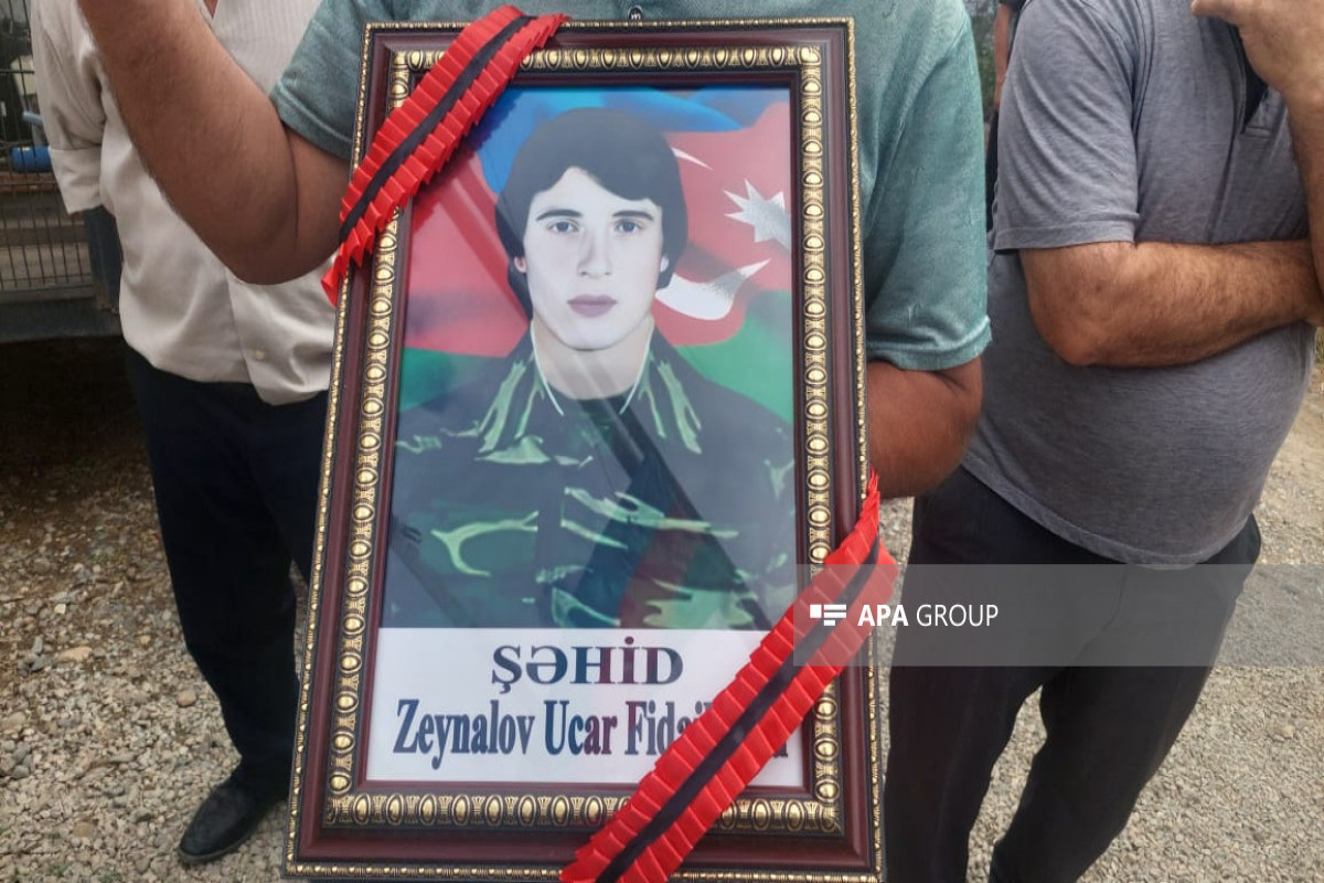 Похороны шехида Уджара Зейналова в Гёйгёле