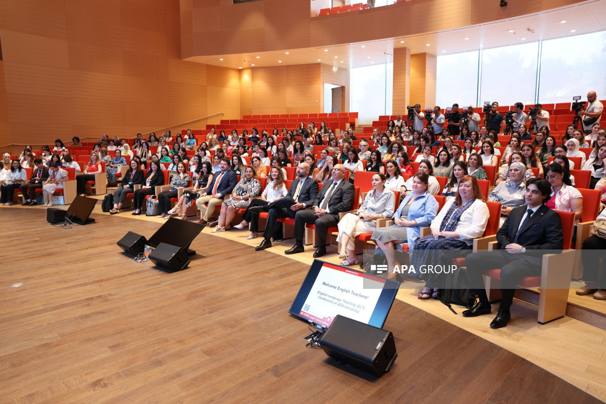 В Баку состоялось открытие семинара и конференции для учителей английского языка