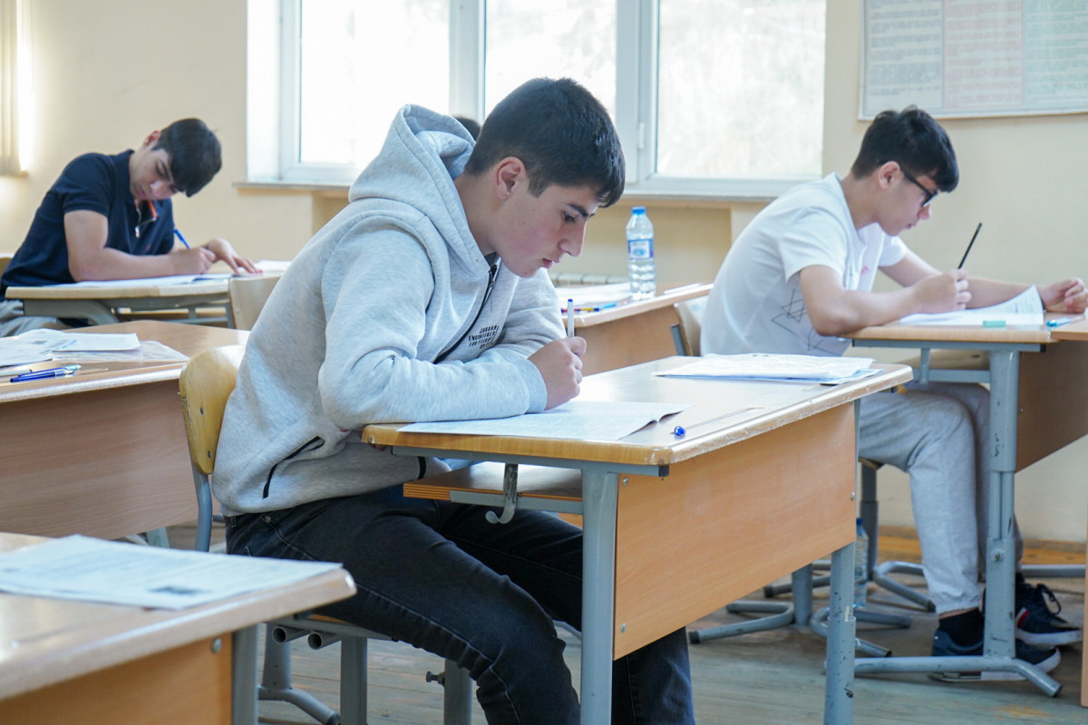 Сегодня в Азербайджане абитуриенты сдали тестовый экзамен по азербайджанскому языку -<span class="red_color">ОБНОВЛЕНО