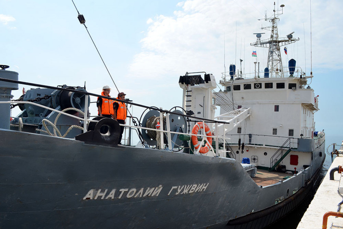 Военные корабли Каспийской флотилии России покинули бакинский порт -ФОТО 