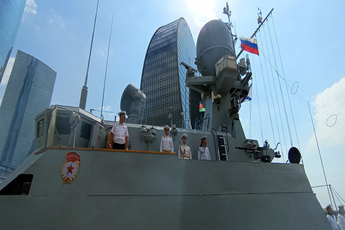 Военные корабли Каспийской флотилии России покинули бакинский порт -ФОТО 