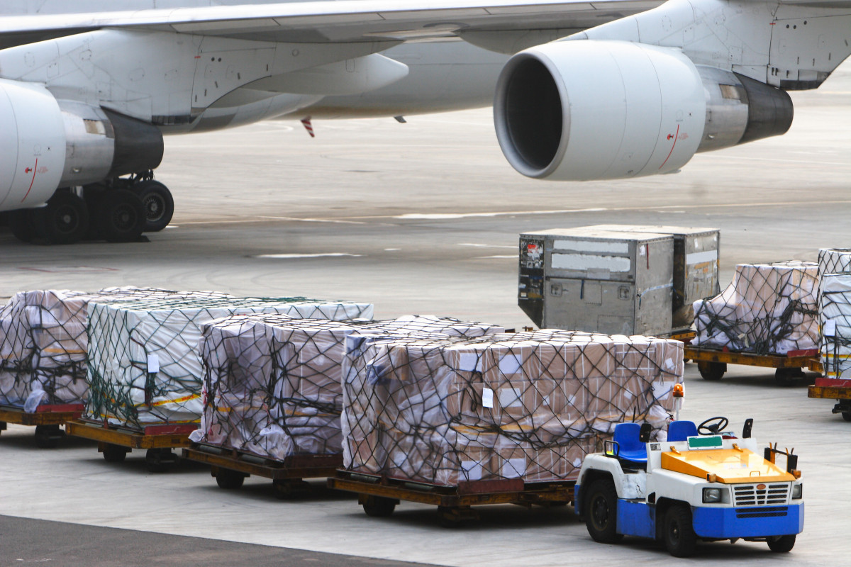 Скорректированы тарифы на грузовые и пассажирские перевозки внутри страны воздушным транспортом