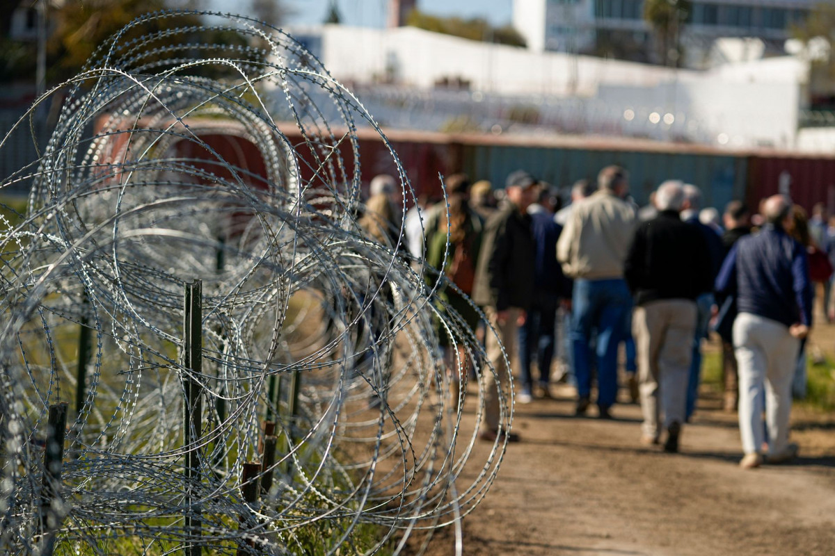 Суд в США заблокировал техасский закон об аресте мигрантов