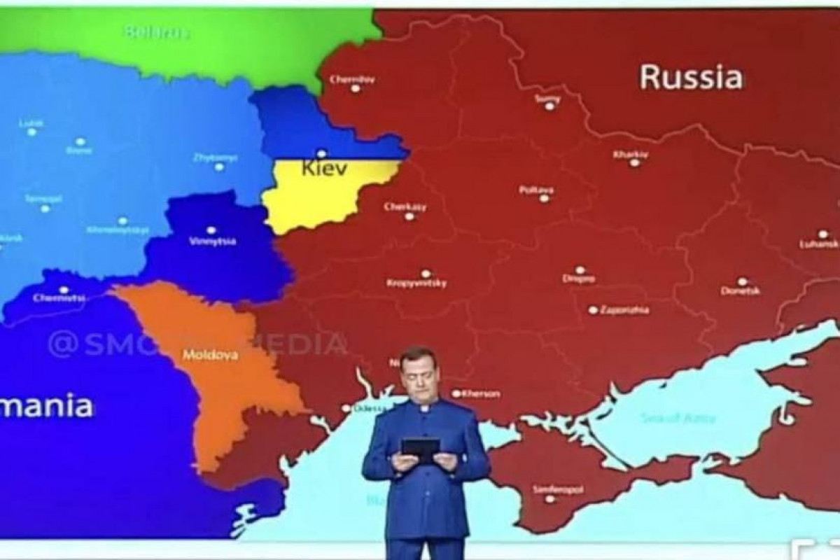 На форуме в Сочи Медведев продемонстрировал карту, где Украина разделена между четырьмя государствами