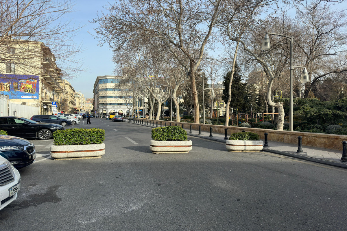 В Баку движение транспорта вокруг парка Хагани ограничено