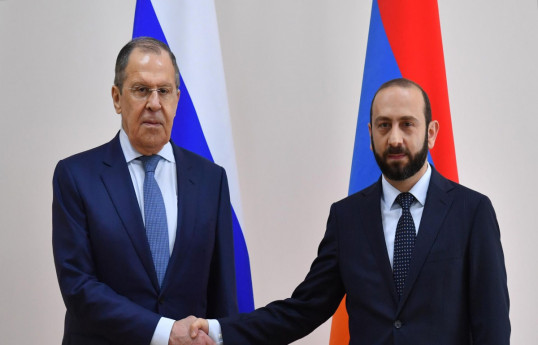 Лавров провел телефонный разговор с Мирзояном