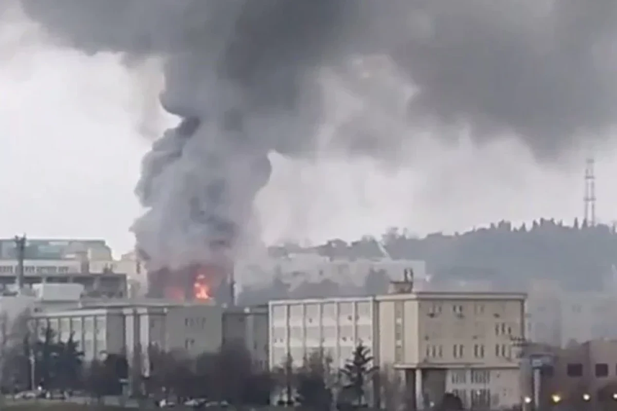 В Турции на территории университета вспыхнул пожар
