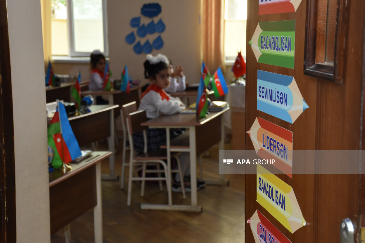 В Азербайджане предлагается бесплатно обучать детей шехидов в частных средних школах