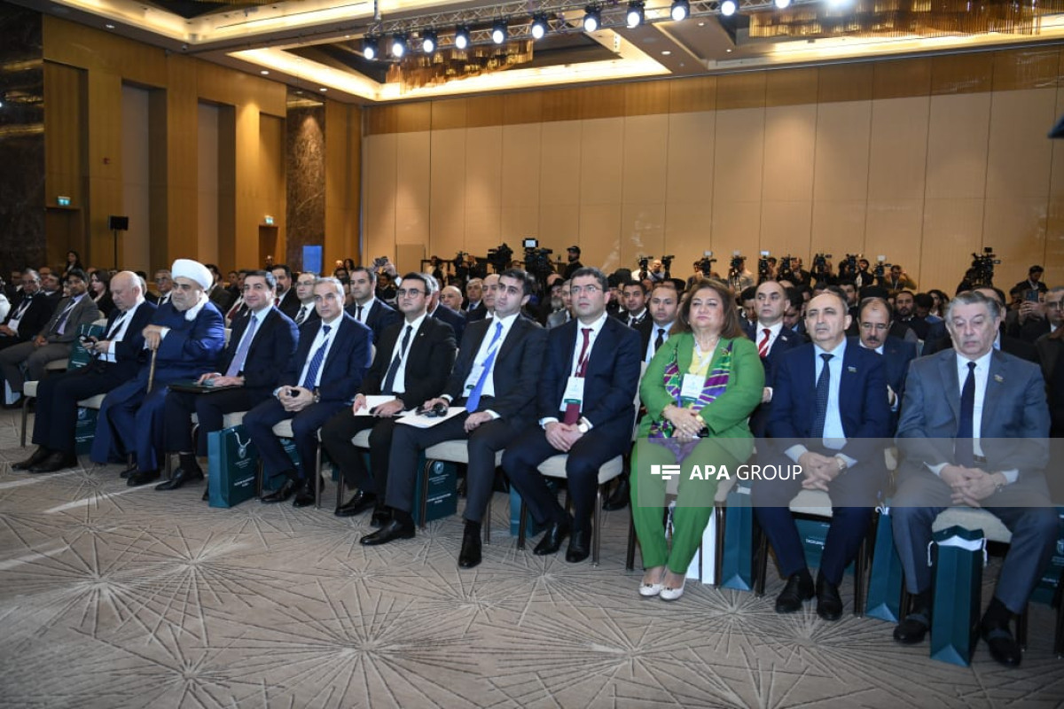 В Баку завершился первый день международной научной конференции по борьбе с исламофобией-ОБНОВЛЕНО 