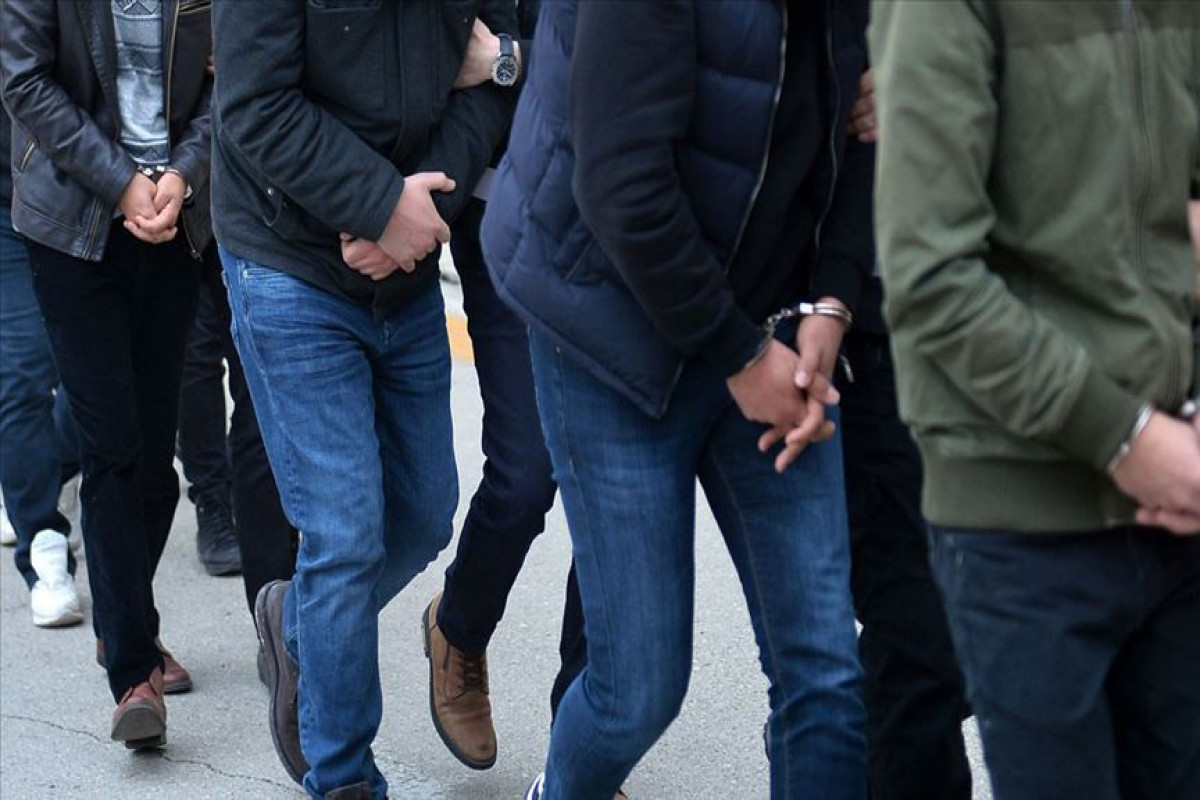 В Стамбуле проведена операция против преступных группировок, задержаны 27 человек